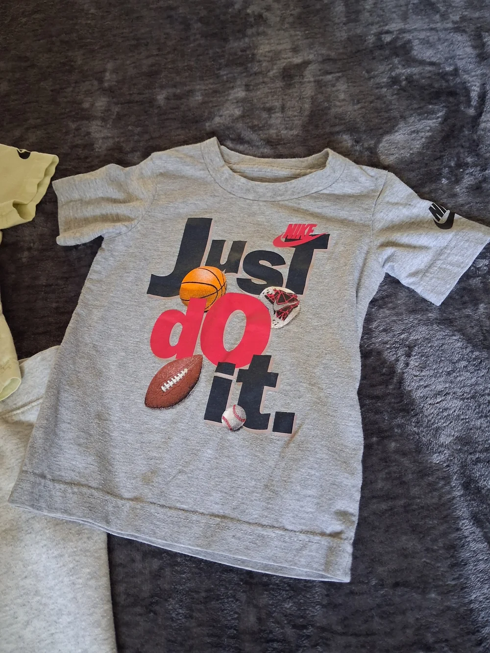 3pc Bundle/Lot Nike T-Shirts & Jogger Sweat Pants Boys 2T - Picture 3 of 11